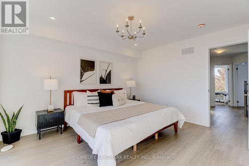 77 Jefferson Side Road, Richmond Hill, ON - Indoor Photo Showing Bedroom