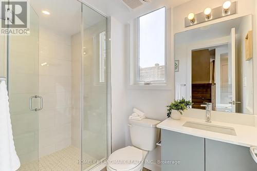 77 Jefferson Side Road, Richmond Hill, ON - Indoor Photo Showing Bathroom