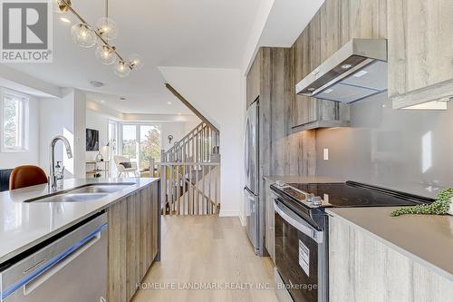 77 Jefferson Side Road, Richmond Hill, ON - Indoor Photo Showing Kitchen With Double Sink With Upgraded Kitchen