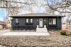 7845 YONGE STREET Innisfil, ON L9S 1K8