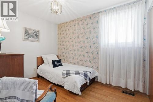 45 Rivercrest Road, Hamilton, ON - Indoor Photo Showing Bedroom