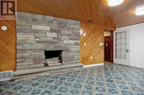 42420 John Wise Line, Central Elgin, ON - Indoor With Fireplace