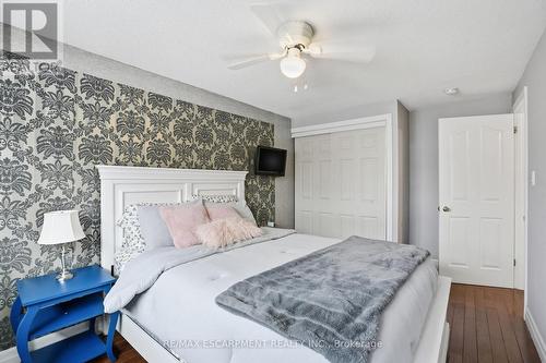 697 Lomond Crescent, Burlington, ON - Indoor Photo Showing Bedroom