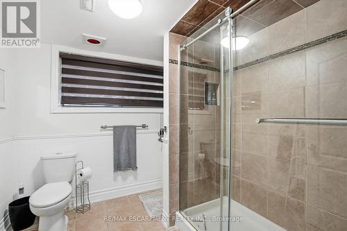 697 Lomond Crescent, Burlington, ON - Indoor Photo Showing Bathroom
