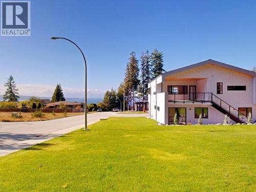 3900 Eagle Ridge Place, Powell River, BC - Outdoor