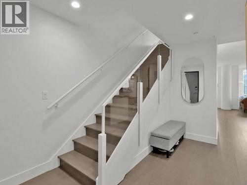 1191 Sunset Drive Unit# 401, Kelowna, BC - Indoor Photo Showing Other Room