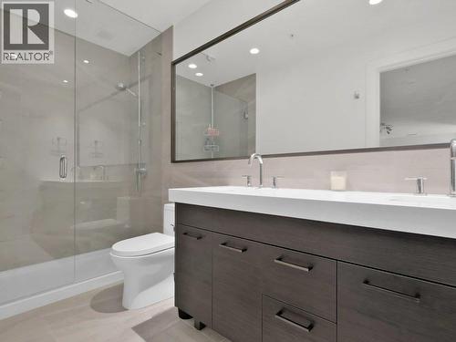 1191 Sunset Drive Unit# 401, Kelowna, BC - Indoor Photo Showing Bedroom