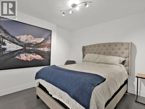 1191 Sunset Drive Unit# 401, Kelowna, BC - Indoor Photo Showing Bathroom