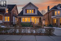 436 MAPLE Avenue  Hamilton, ON L8M 2C5