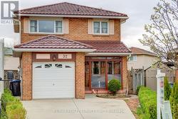 32 HELIOS PLACE  Brampton, ON L6Z 2B2