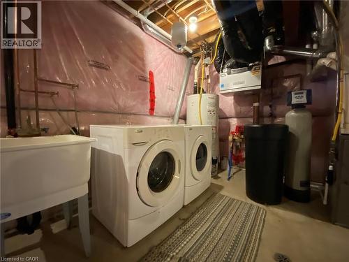 609 Isaiah Crescent, Kitchener, ON - Indoor Photo Showing Laundry Room