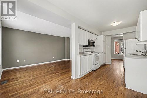 37 Daventry Crescent, Ottawa, ON - Indoor Photo Showing Kitchen