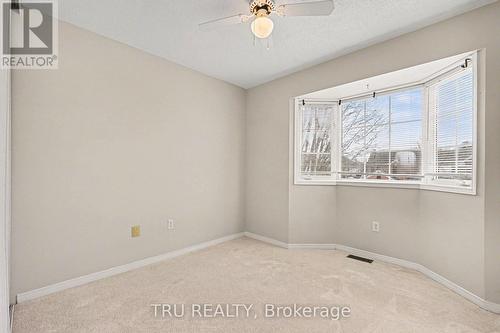 37 Daventry Crescent, Ottawa, ON - Indoor Photo Showing Other Room