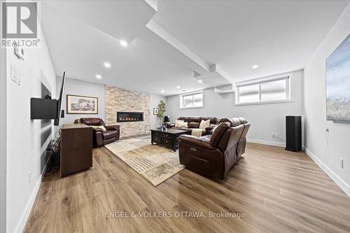 1005 Gold Crescent, Ottawa, ON 