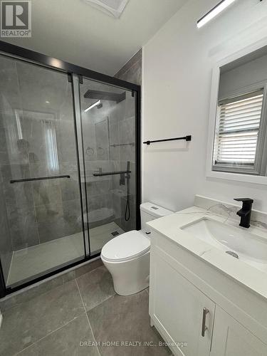 Upper - 9 Rusholme Drive E, Toronto, ON - Indoor Photo Showing Bathroom