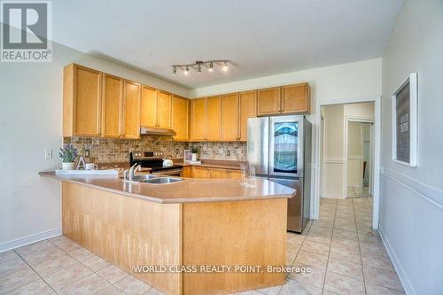 3 Hesham Drive, Whitby, ON - Indoor Photo Showing Kitchen With Double Sink