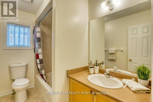 3 Hesham Drive, Whitby, ON - Indoor Photo Showing Bathroom