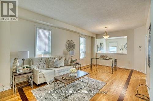 3 Hesham Drive, Whitby, ON - Indoor Photo Showing Living Room