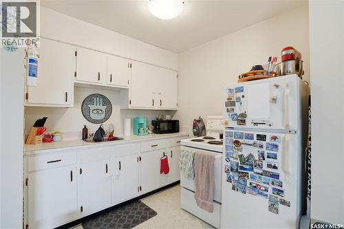 917 7Th Avenue N, Saskatoon, SK - Indoor Photo Showing Kitchen