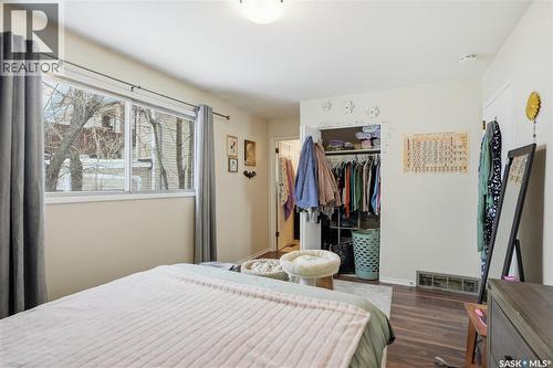917 7Th Avenue N, Saskatoon, SK - Indoor Photo Showing Bedroom