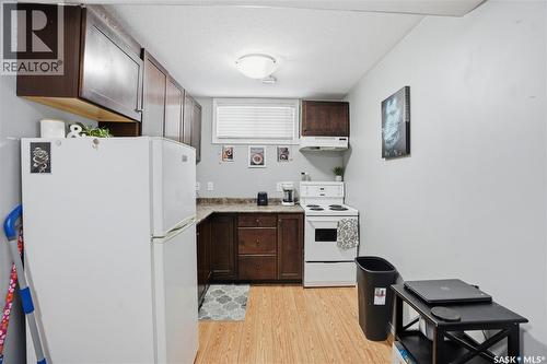 917 7Th Avenue N, Saskatoon, SK - Indoor Photo Showing Kitchen