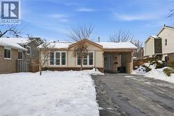 697 LOMOND Crescent  Burlington, ON L7L 2N8