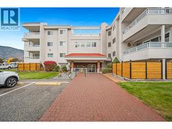 284 YORKTON Avenue Unit# 404  Penticton, BC V2A 3V5