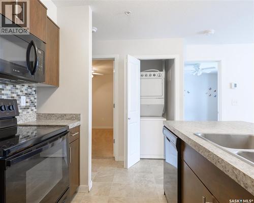 1121 5500 Mitchinson Way, Regina, SK - Indoor Photo Showing Kitchen
