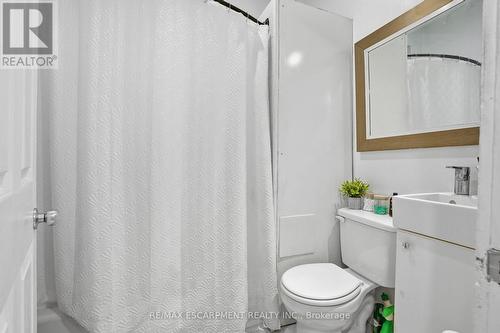 147 Emerald Street S, Hamilton, ON - Indoor Photo Showing Bathroom