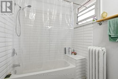 147 Emerald Street S, Hamilton, ON - Indoor Photo Showing Bathroom