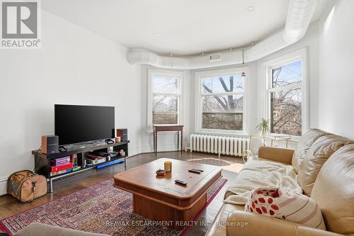 147 Emerald Street S, Hamilton, ON - Indoor Photo Showing Living Room