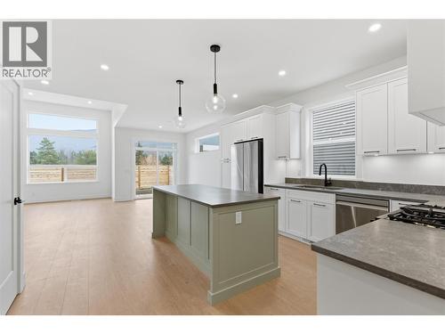 2468 Bradley Drive, Armstrong, BC - Indoor Photo Showing Kitchen With Upgraded Kitchen