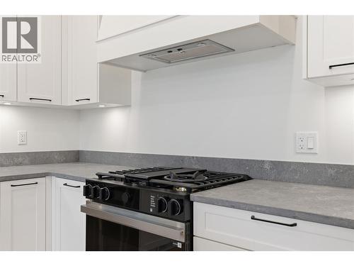 2468 Bradley Drive, Armstrong, BC - Indoor Photo Showing Kitchen