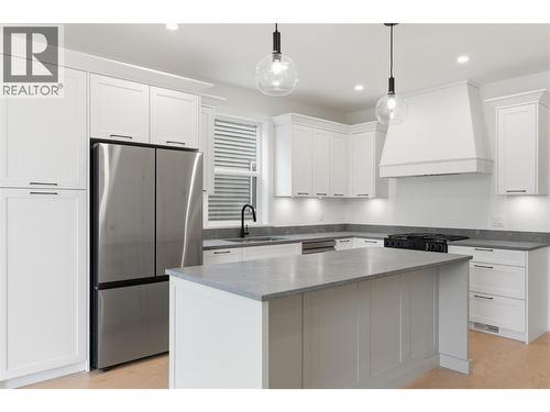 2468 Bradley Drive, Armstrong, BC - Indoor Photo Showing Kitchen With Upgraded Kitchen