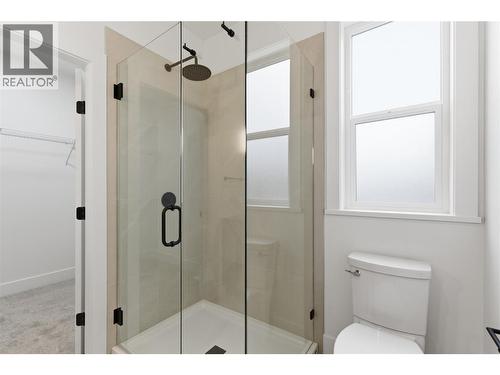 2468 Bradley Drive, Armstrong, BC - Indoor Photo Showing Bathroom