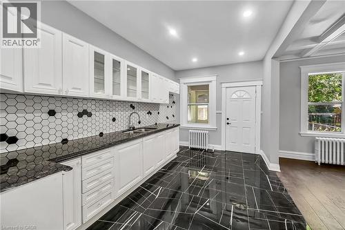 172 Sherman Avenue S, Hamilton, ON - Indoor Photo Showing Other Room