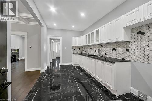 172 Sherman Avenue S, Hamilton, ON - Indoor Photo Showing Kitchen