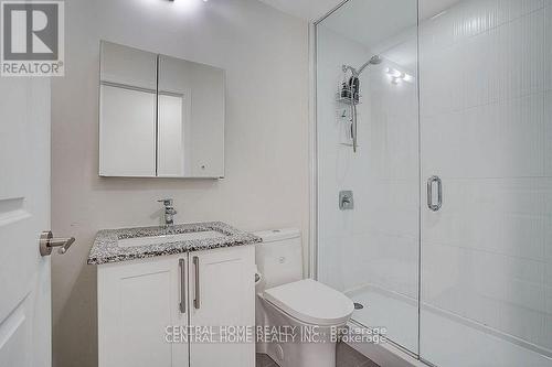 911A - 9608 Yonge Street, Richmond Hill, ON - Indoor Photo Showing Bathroom