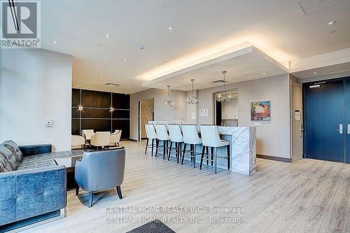 911A - 9608 Yonge Street, Richmond Hill, ON - Indoor