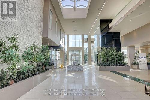 911A - 9608 Yonge Street, Richmond Hill, ON -  Photo Showing Other Room