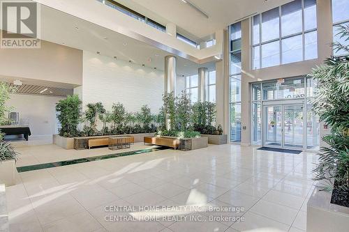 911A - 9608 Yonge Street, Richmond Hill, ON - Indoor Photo Showing Other Room