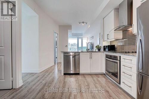 911A - 9608 Yonge Street, Richmond Hill, ON - Indoor Photo Showing Kitchen