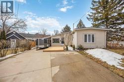 915 ERROL ROAD East  Sarnia, ON N7V 2H1