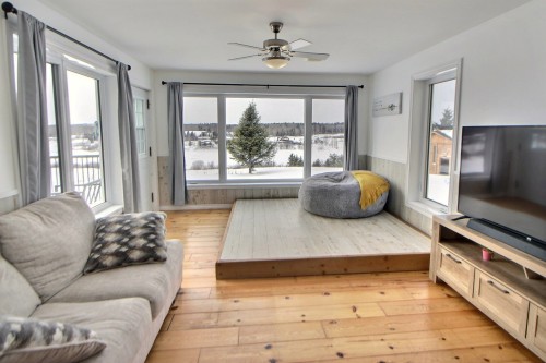 Spa - 1801 1Re Rue E., Amos, QC - Indoor Photo Showing Living Room