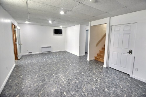 Salle familiale - 1801 1Re Rue E., Amos, QC - Indoor