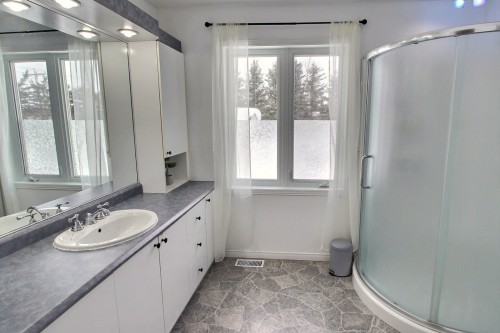 Salle de bains - 1801 1Re Rue E., Amos, QC - Indoor Photo Showing Bathroom