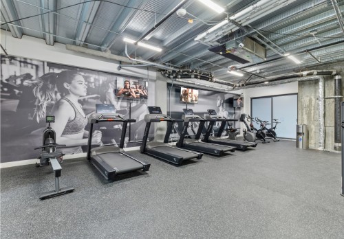 Salle d'exercice - 601-2025 Rue Peel, Montréal (Ville-Marie), QC - Indoor Photo Showing Gym Room