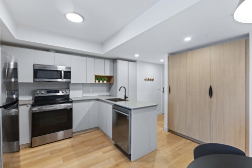 Cuisine - 601-2025 Rue Peel, Montréal (Ville-Marie), QC - Indoor Photo Showing Kitchen