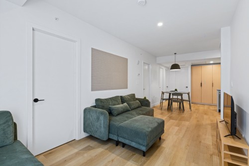 Salon - 802-2025 Rue Peel, Montréal (Ville-Marie), QC - Indoor Photo Showing Other Room