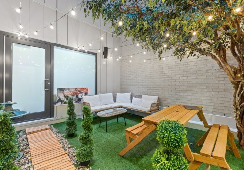 Courtyard - 1604-2025 Rue Peel, Montréal (Ville-Marie), QC -  With Exterior